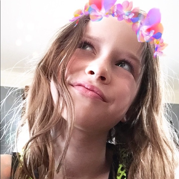 Meet your Posher, Caitlin - Picture 5 of 6